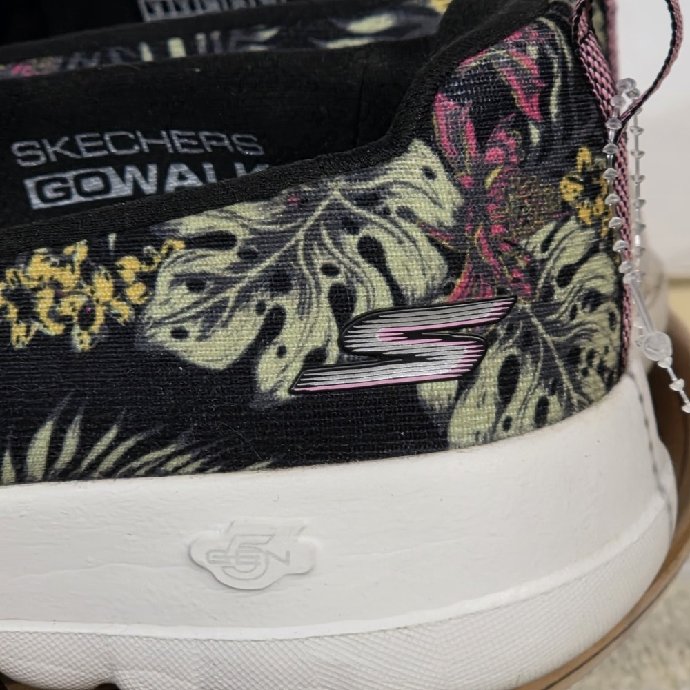 Skechers GoWalk Air Cooled Goga Mat Slip On Shoes Womens Size 8 Black Floral - Picture 4 of 15